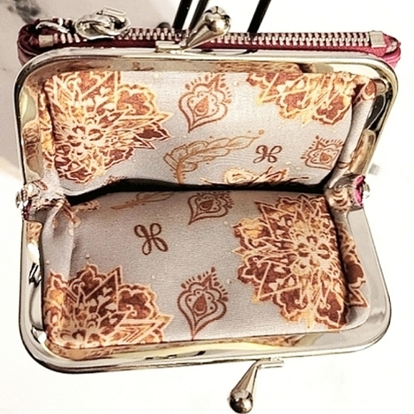 HOBO 'Peg' Hot Pink Small Bi-fold Leather Wallet With Wanderlust Lining - Picture 3 of 7